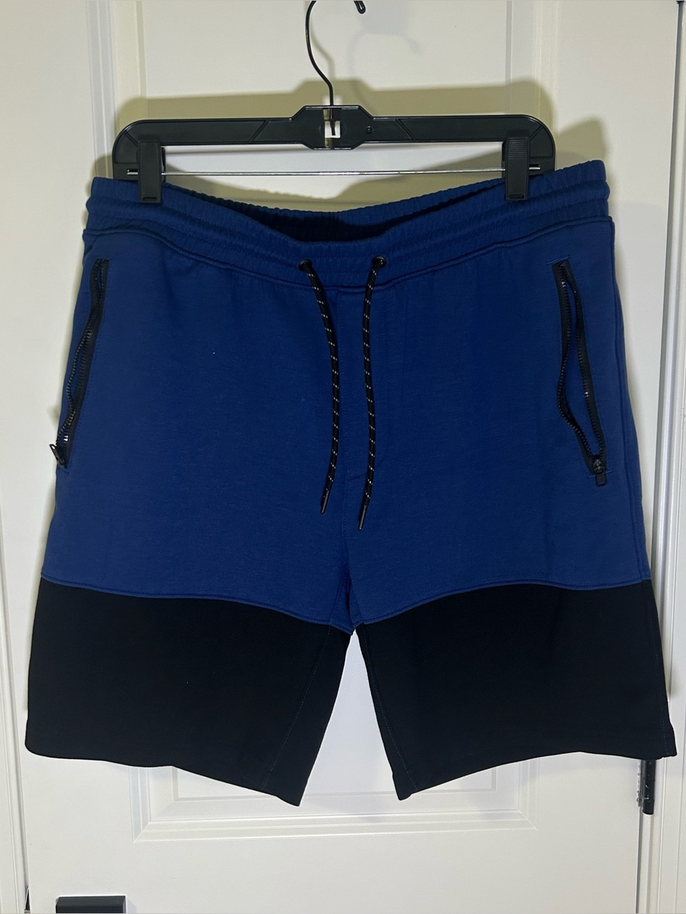 American Eagle Men’s Blue and Black Active Jogger Sweat Shorts Sz L